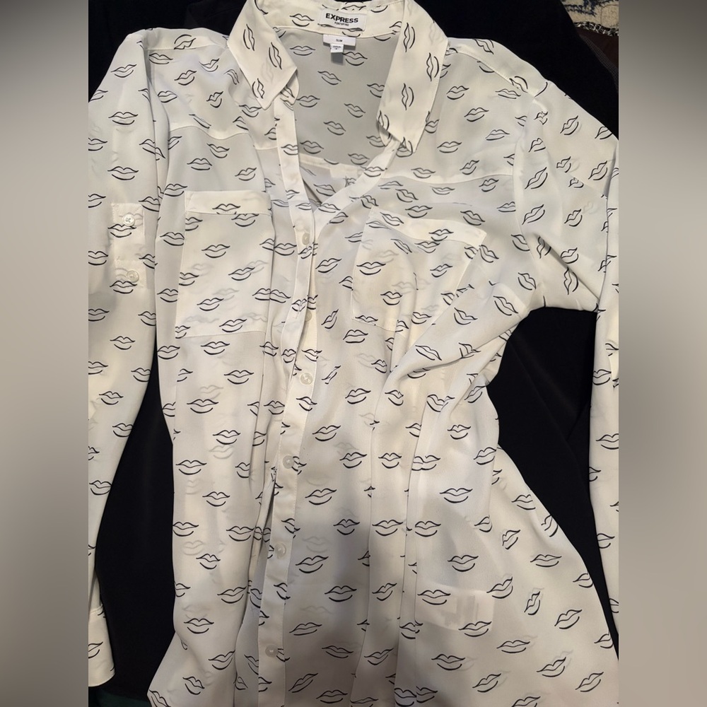 Express Cream Shirt with Black Lip Pattern